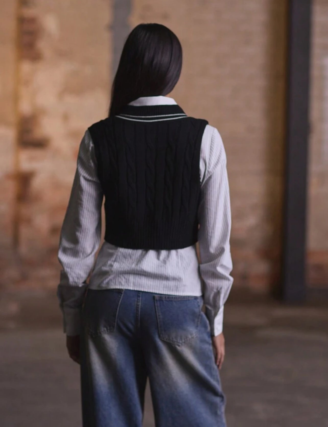 V neck cable knit sweater